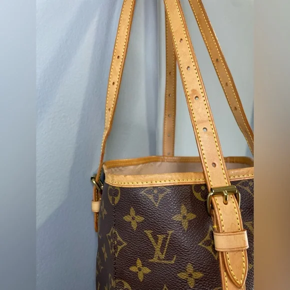 Louis Vuitton GM Monogram Canvas Vertical Bucket Bag with Tan Trim - Picture 8 of 11